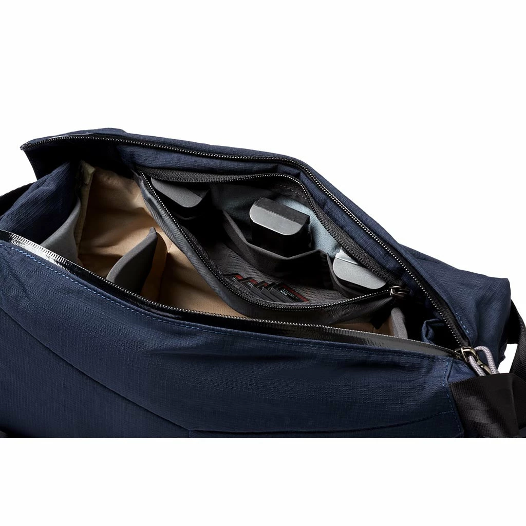 Bellroy New Venture Camera Sling 10L 8 Bellroy New Venture Camera Sling 10L