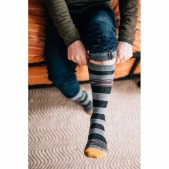 Darn Tough Clothing Oxford Crew Lightweight | Men's