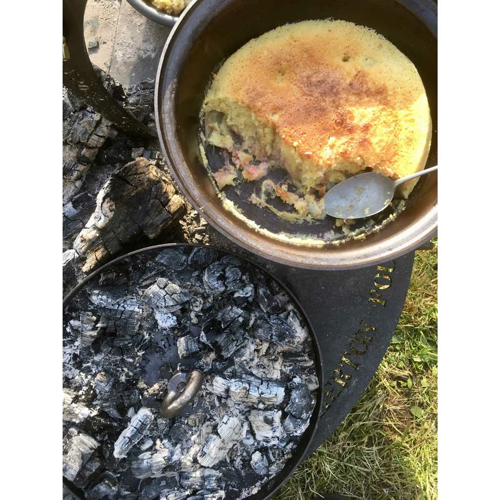 Netherton Foundry Home, Garden & Cooking Dutch Oven With Hot Coals Lid And Stand 14 Netherton Foundry Home, Garden & Cooking Dutch Oven With Hot Coals Lid And Stand