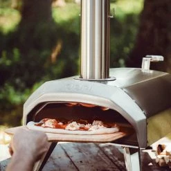Ooni Karu Outdoor Pizza Oven