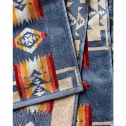Pendleton Oversized Jacquard Spa Towel | Slate 7 Pendleton Oversized Jacquard Spa Towel | Slate