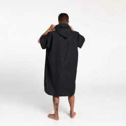 Slowtide All-Day Microfiber Poncho 8 Slowtide All-Day Microfiber Poncho