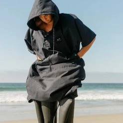 Slowtide All-Day Microfiber Poncho 9 Slowtide All-Day Microfiber Poncho